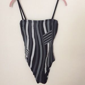 Gottex black gray striped swimsuit Sz 8